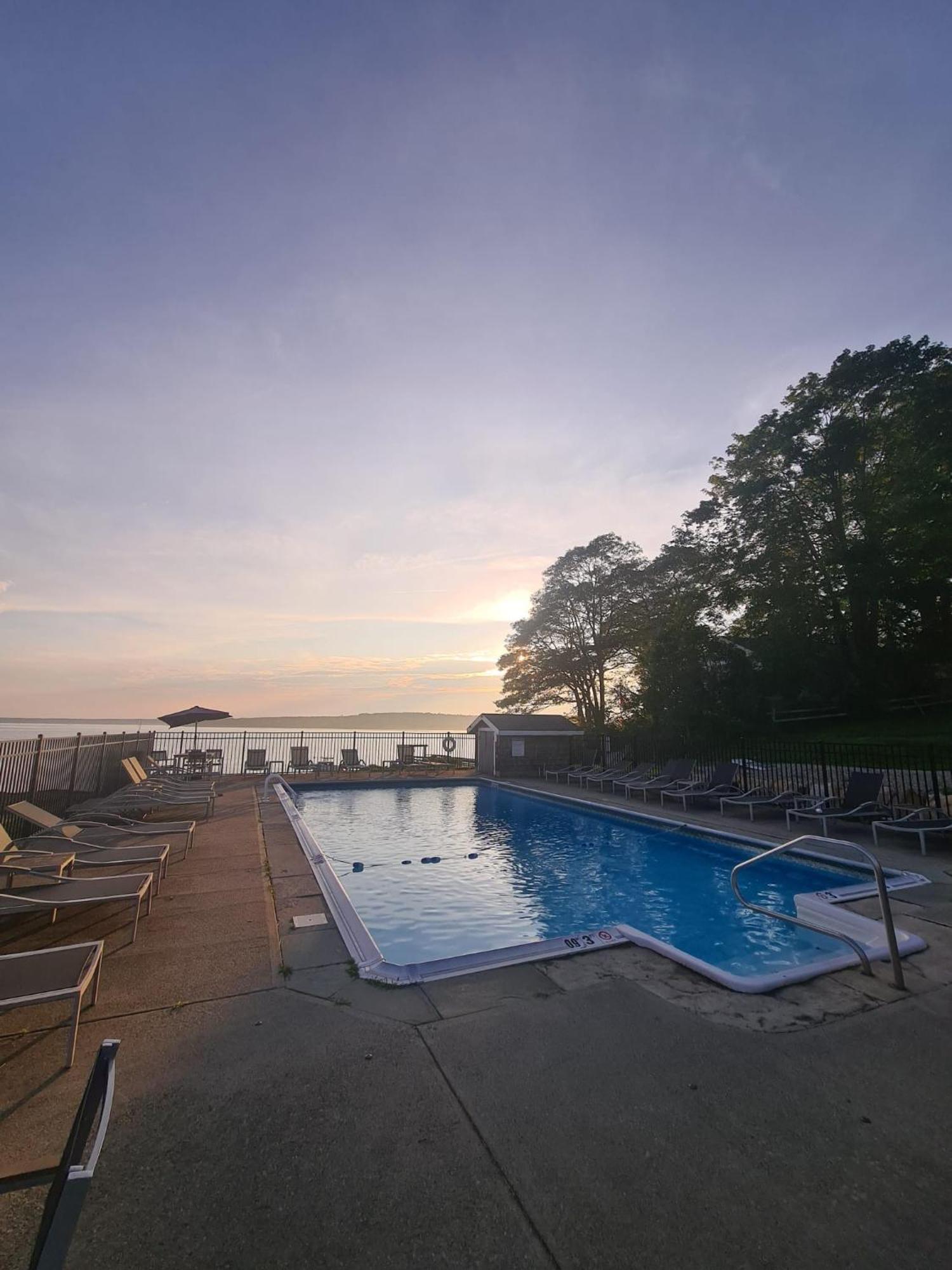 Smuggler'S Cove Inn Boothbay ภายนอก รูปภาพ